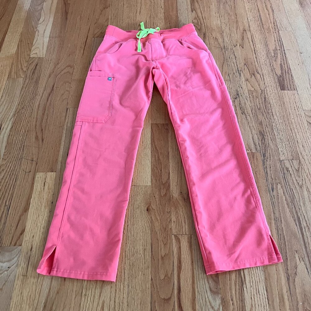FIGS Kade Cargo Scrub Pants Women's XS Petite Coral Drawstring Straight *READ*